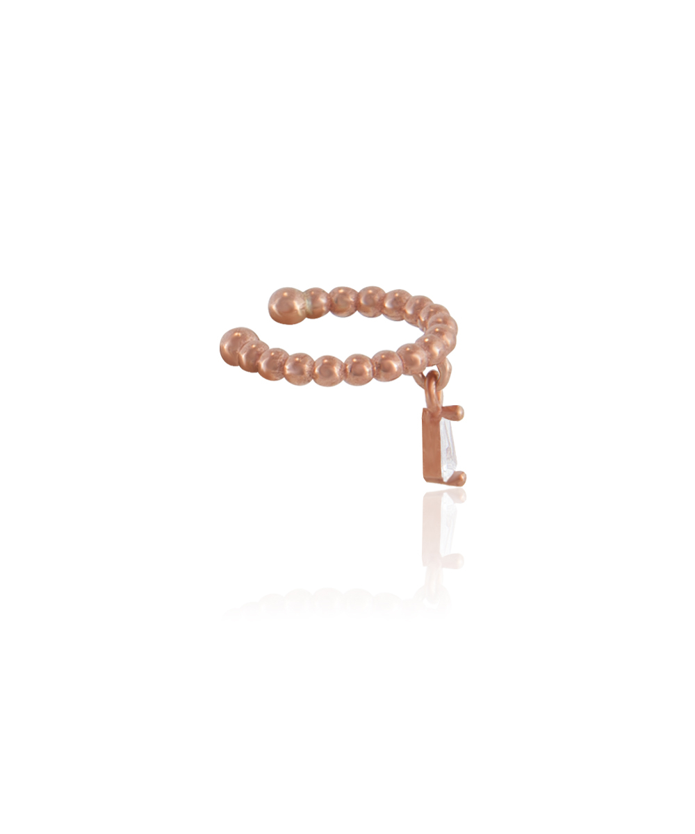Ασημένιο μονό σκουλαρίκι Ear Cuff με μονόπετρο λευκό ζιργκόν σε σχήμα σταγόνας με βάση το ασήμι 925. Το Ear Cuff πρόκειται για ένα είδος σκουλαρικιών