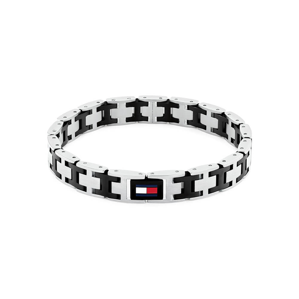 Μια πανέμορφη δημιουργία του οίκου Tommy Hilfiger. Πρόκειται για ένα ανδρικό βραχιόλι με αλυσίδα από ανοξείδωτο ατσάλι και με το ομώνυμο λογότυπο του οίκου TOMMY HILFIGER. Όλα τα υλικά είναι υποαλλεργικά & δεν μαυρίζουν. Συνοδεύεται από αυθεντική συσκευασία TOMMY HILFIGER.